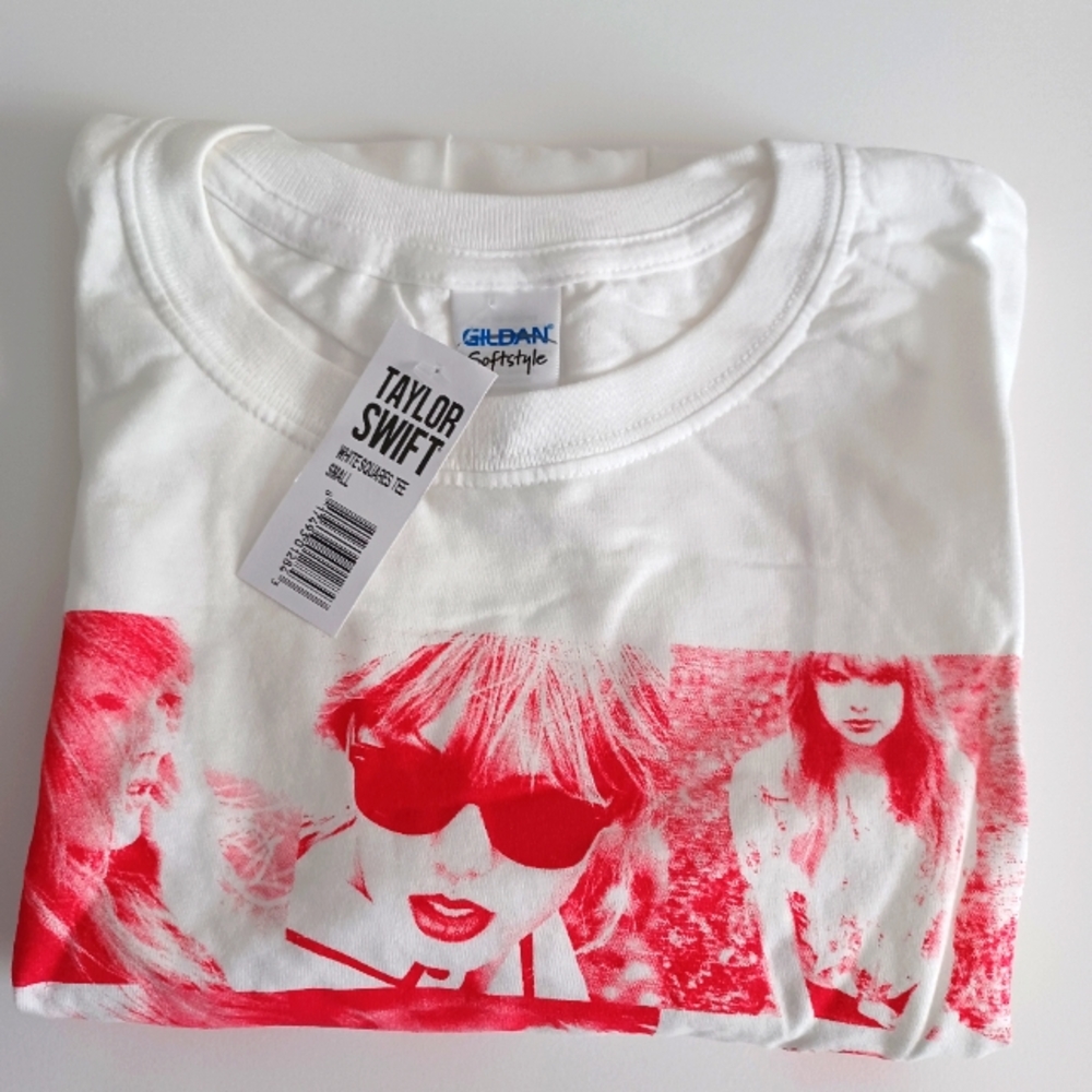 NWT White Squares Taylor Swift Tee-Size Small ¡ RARE!!